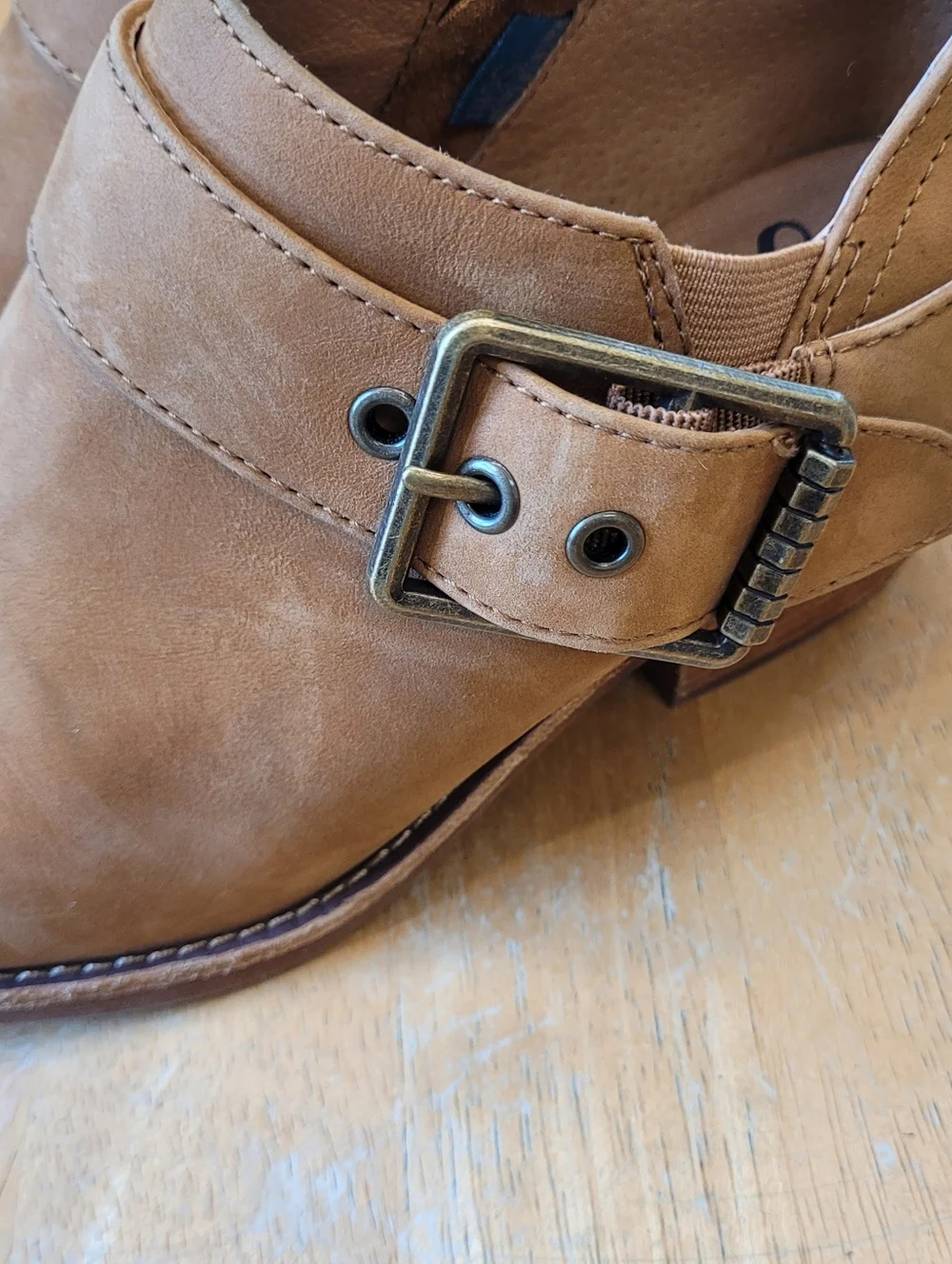 Sofft western buckle